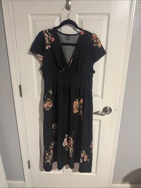 SHEIN Black Floral Midi Dress with V-Neck